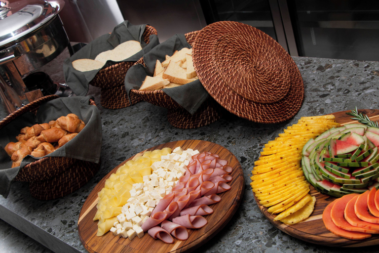 Breakfast buffet 3, Blues Suites Laureles, Medellín