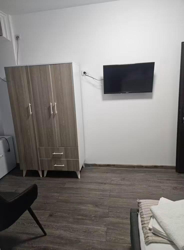 Shared lounge/TV area