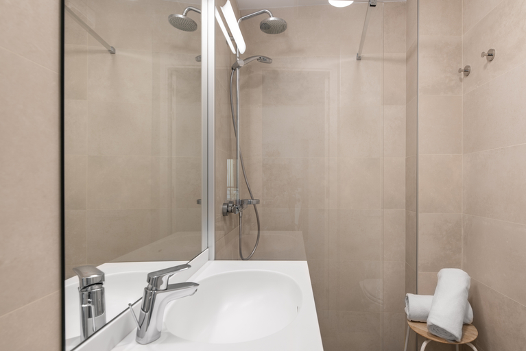 Bathroom 5, Apartamentos Suites The Way, León