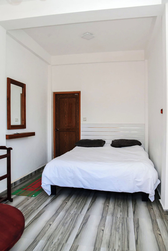 Room 5, Shiny cot- Nuwaraeliya, Nuwara Eliya