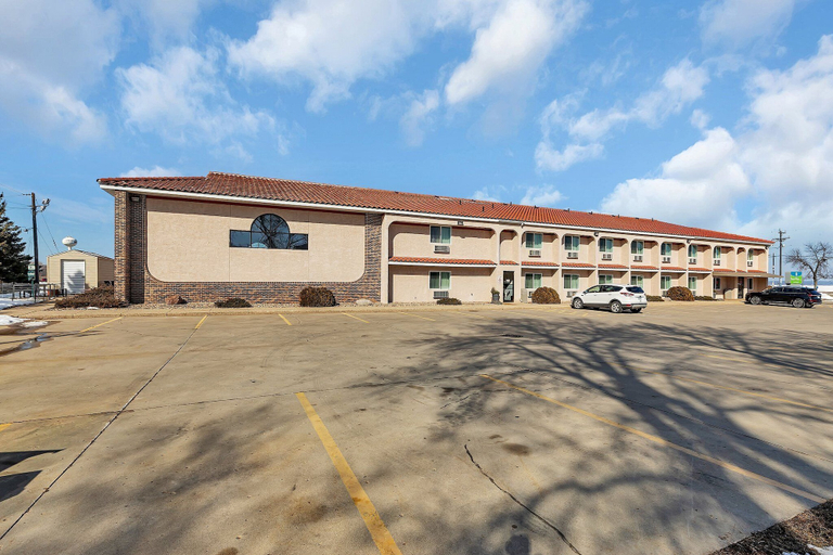 Exterior, GrandStay Hotel & Suites Spicer, MN, Kandiyohi