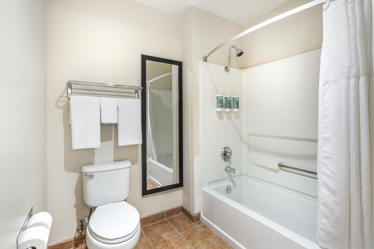 Bathroom 4, Best Western Luxury Inn, San Joaquin