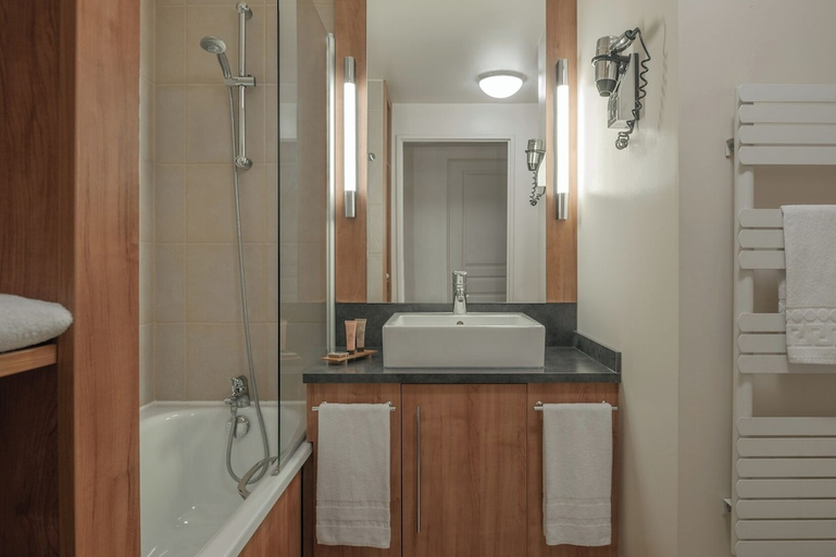 Bathroom 4, Citadines Saint Germain Des Pres Paris, Paris