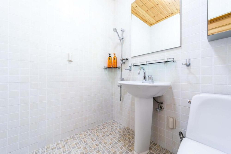 Bathroom 3, Inje Solga Pension, Inje