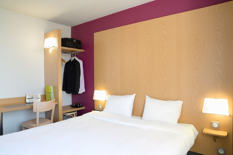 Bedroom 3, B&B HOTEL MARTIGUES Port de Bouc, Bouches-du-Rhône