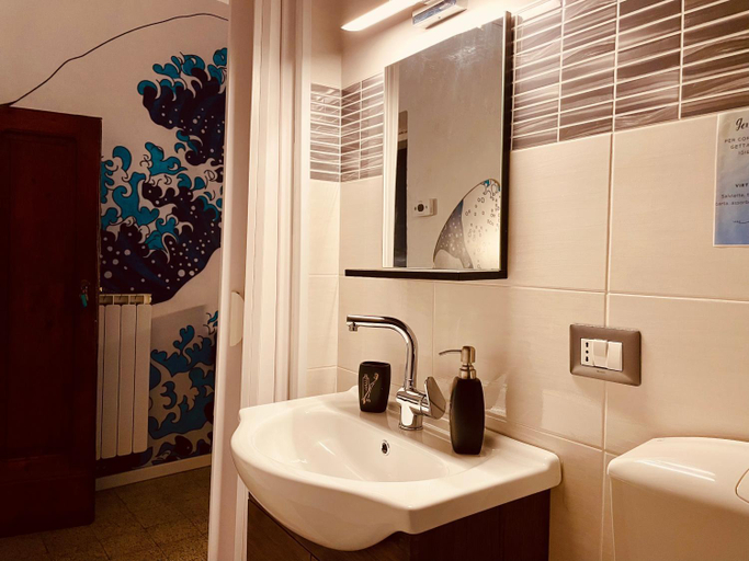 Bathroom 2, Echoes room 20 minuti dal centro di Firenze, Prato
