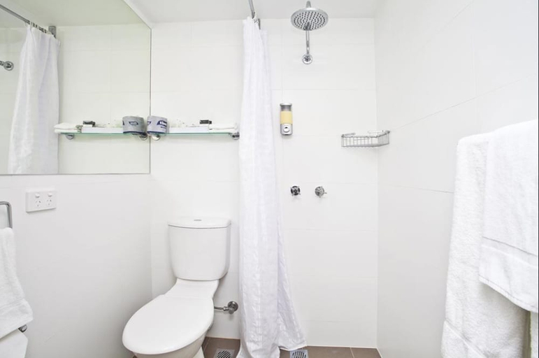Bathroom 4, Manly Paradise Motel & Apartments, Sydney