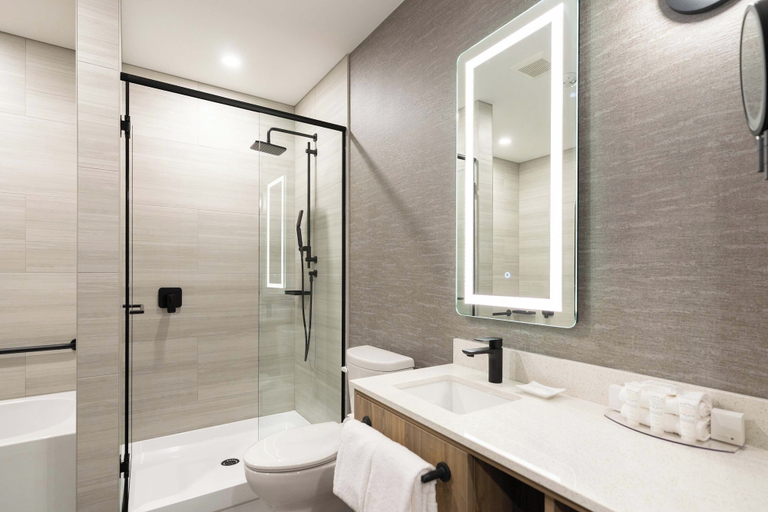 Bathroom 5, Sandman Signature Winnipeg Airport Hotel & Suites, Division No. 11