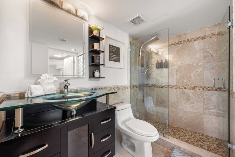 Bathroom 5, Centric 40thFloor Brickell Condo FREE parking by Palermo Home Miami, Miami-Dade