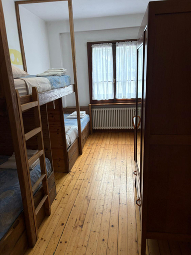 5, Albergo Nonaj, Vercelli