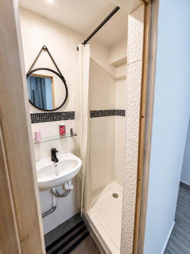 Bathroom 5, Hotel Faculte, Bouches-du-Rhône