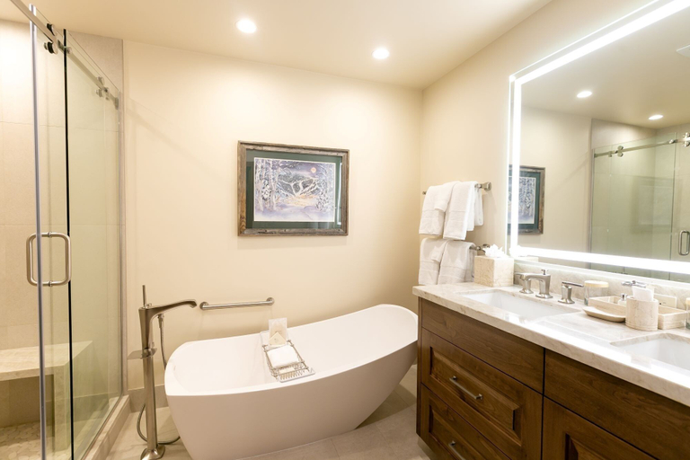 Bathroom 4, Luxurious Apartment Hotel With Cozy Fireplace 2 Bedroom Suite, Summit