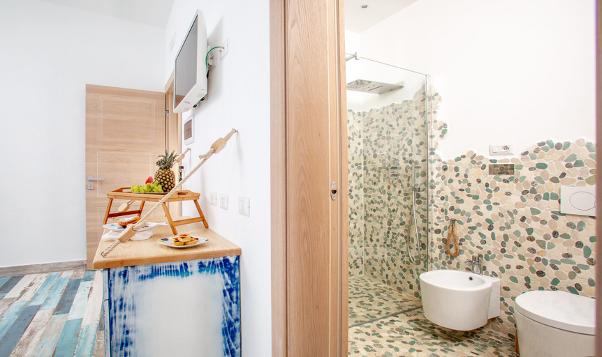 Bathroom 2, Vincent House, Olbia-Tempio