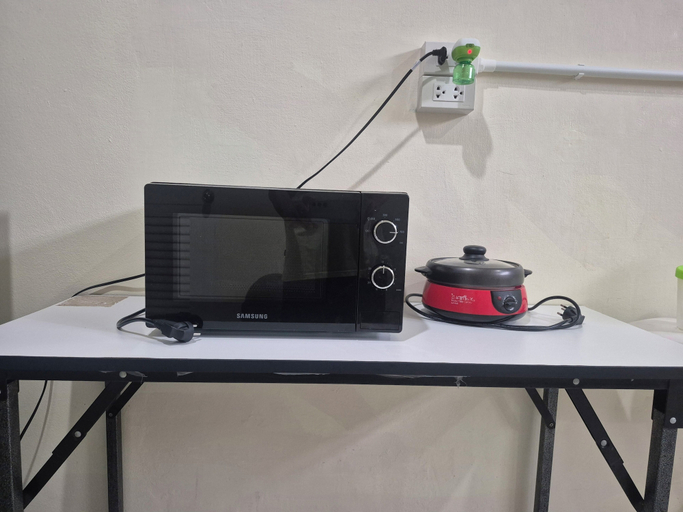 Microwave, HOM's HOSTEL, Phuket Island