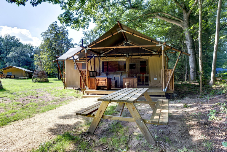 Others 1, Glamping Tent in Tranquil Park, Dalfsen