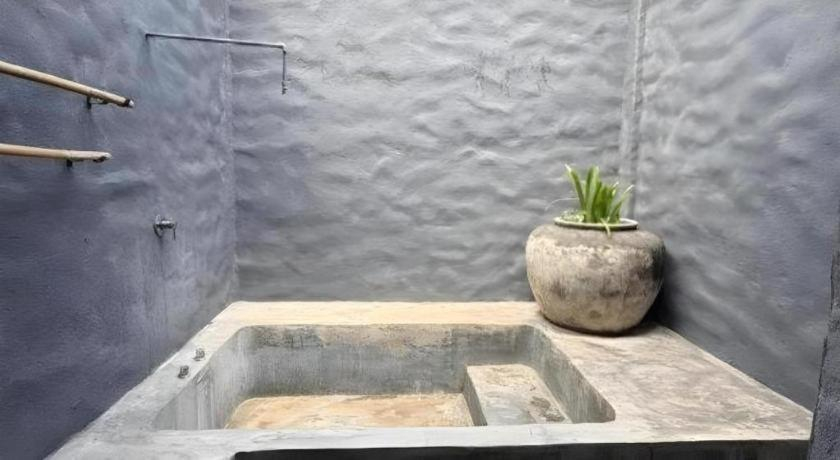 Bathroom, Avartarn Miracles Hotel, Ban Rai