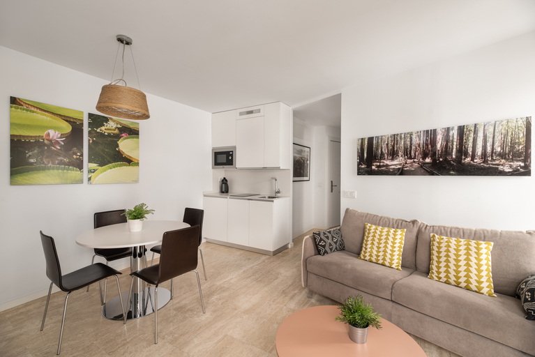 Others, Apartamentos Suites The Way, León