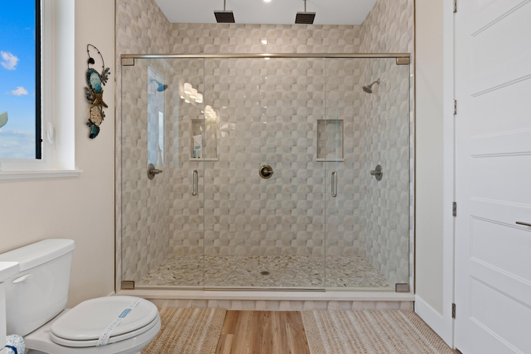 Bathroom 3, Blue Dolphin View, Lee