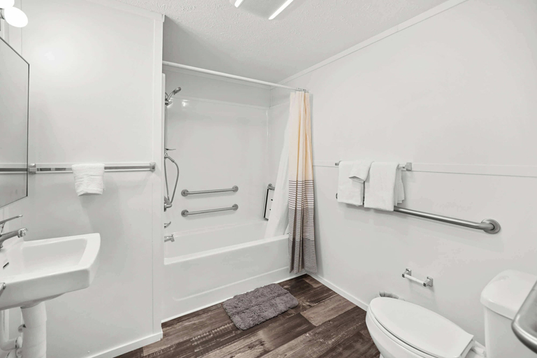Bathroom 3, Hungry Horse Hideout - Cozy Stay, Flathead