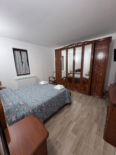 Bedroom 3, Il Pergolato, L'Aquila