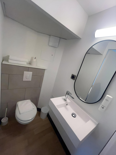 Bathroom 5, Kyriad ECO - Avignon Sud Parc des Expositions, Vaucluse