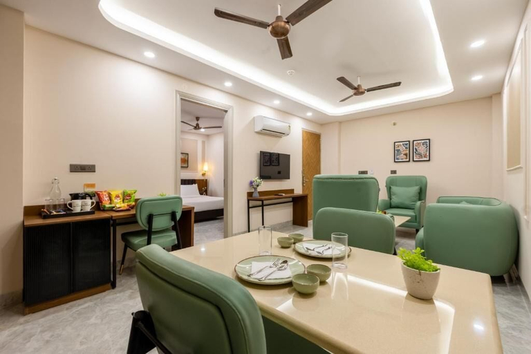 Dining 5, Saltstayz Premier Faridabad, Faridabad