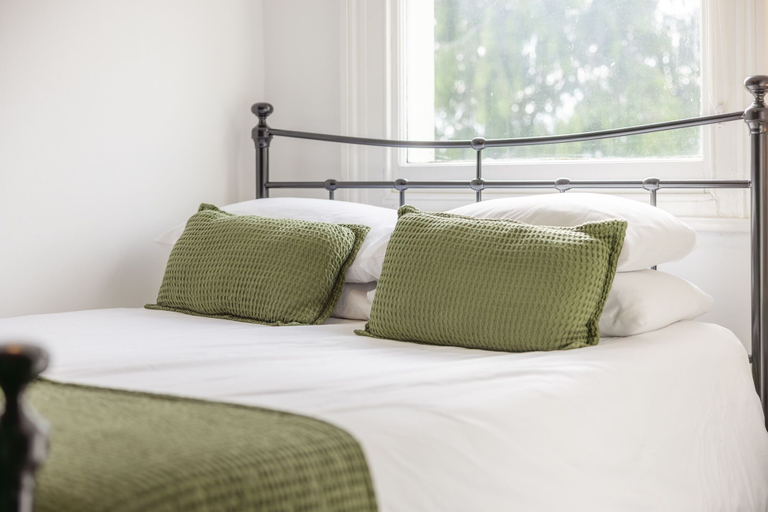 Bedroom 2, The Green Man, Warwickshire
