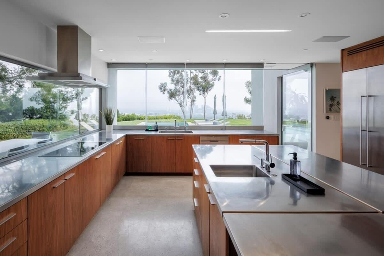 Others 3, Vue Modern, Los Angeles
