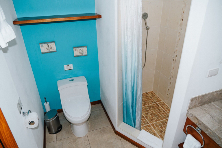 Bathroom 4, Hotel Cucuve, Santa Cruz