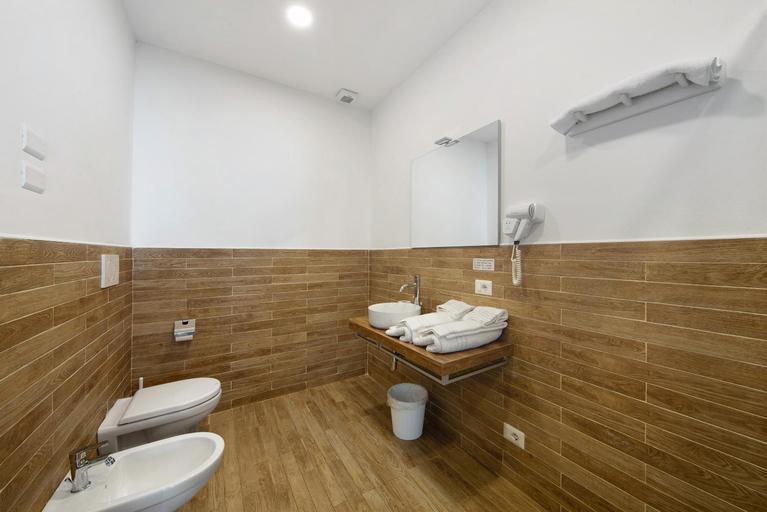 Bathroom 3, Alloggio Turistico Alle Arce, Belluno