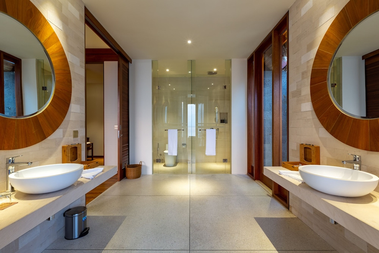 Bathroom 4, Furaveri Maldives, Raa Atoll