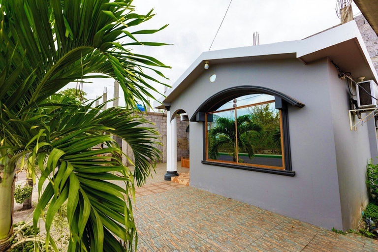Exterior detail, TROPICAL PARADISE, San Cristóbal