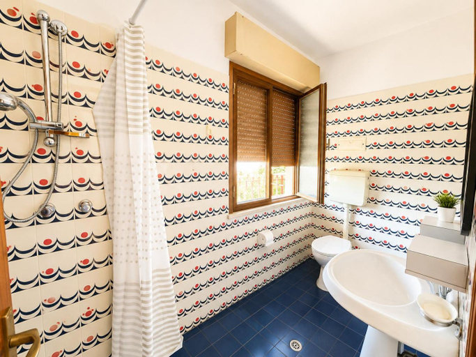 Bathroom 2, Villa Loris, Udine