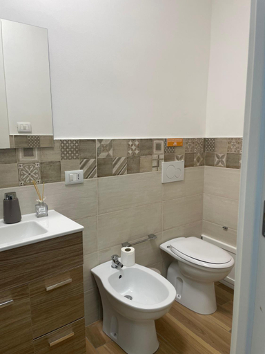 Bathroom 2, Acquicella House, Catania