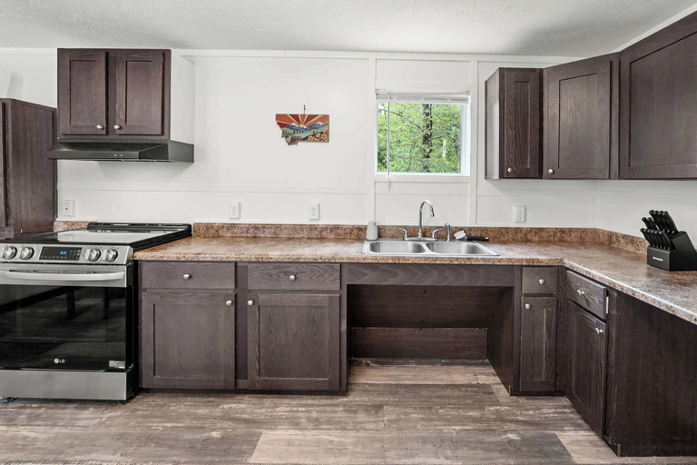 Private kitchen 4, Hungry Horse Hideout - Cozy Stay, Flathead