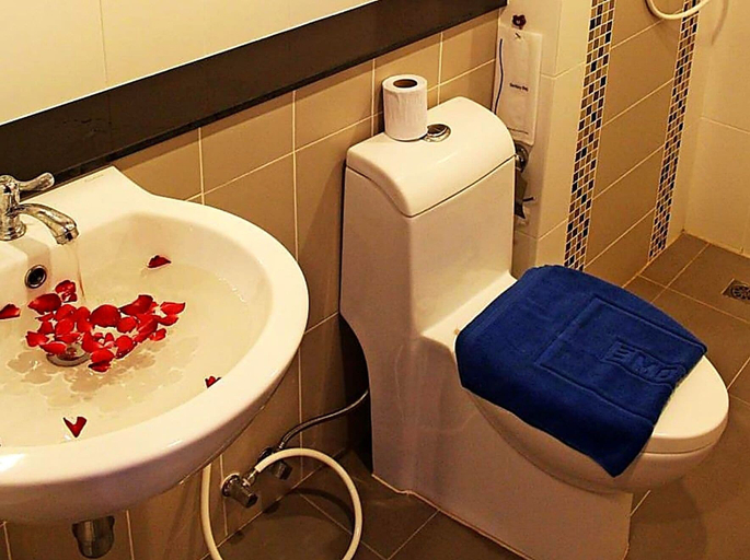 Bathroom 5, Baan Ketkaew Patong, Phuket Island