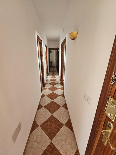 3, Charming 3-Bedroom Apartment in Scenic Mlaga, Málaga