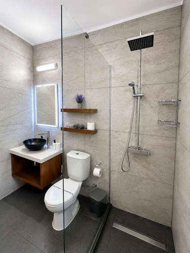 Bathroom 3, Narcissos Nissi Beach Apartment E9