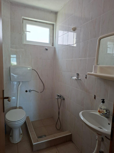 2, Sobe Knezevic