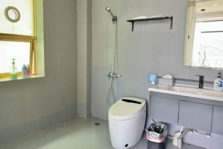 Bathroom 3, West Lafayette seaview Inn, Shenzhen
