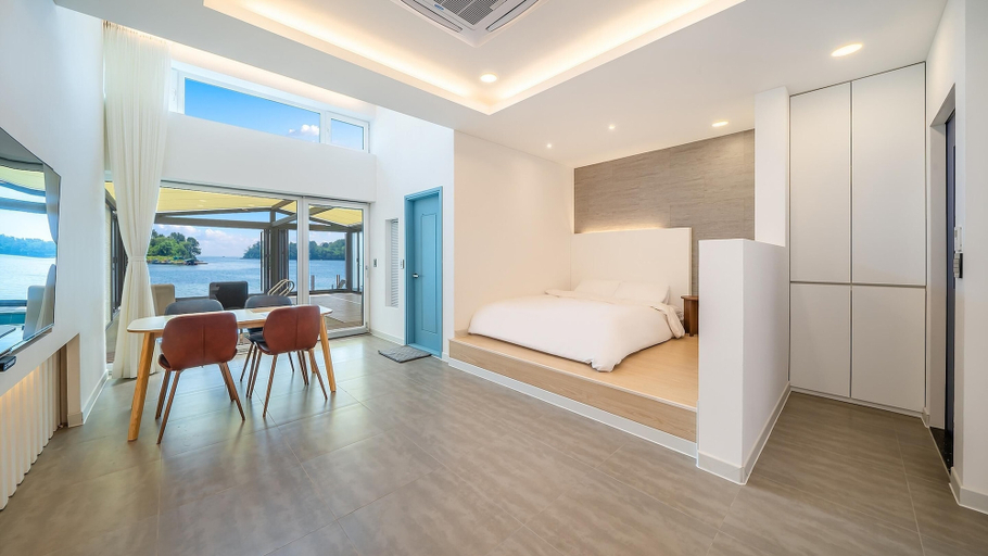 Others 5, Changwon 055 Poolvilla, Masan