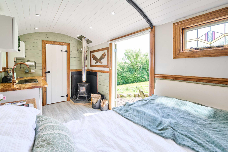 Others 2, Host & Stay | Dipple Farm Shepherds Hut, Devon