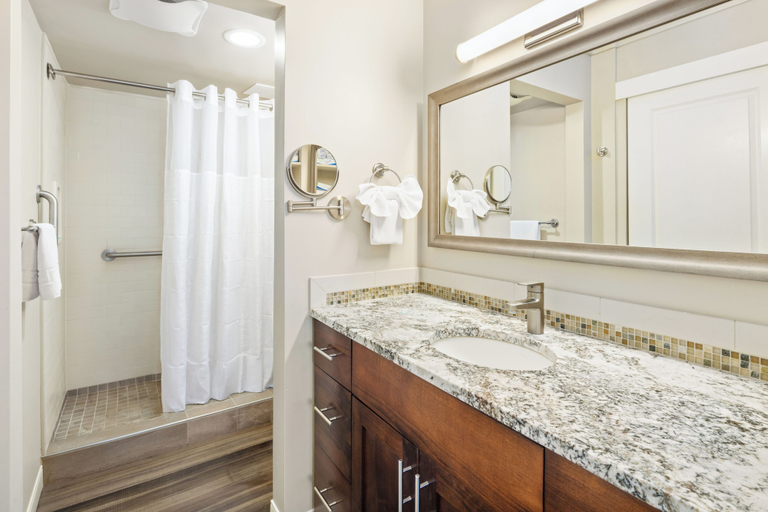 Bathroom 4, Royal Kuhio, Honolulu