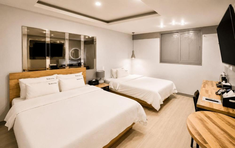 Bedroom 2, Gimhae Tour Hotel, Gimhae