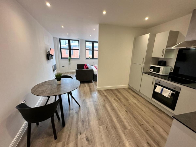 Interior 3, Dale Street Apartments by StaySavvy, Sefton