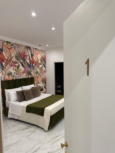 Others 4, Savior Deluxe Rooms, Napoli