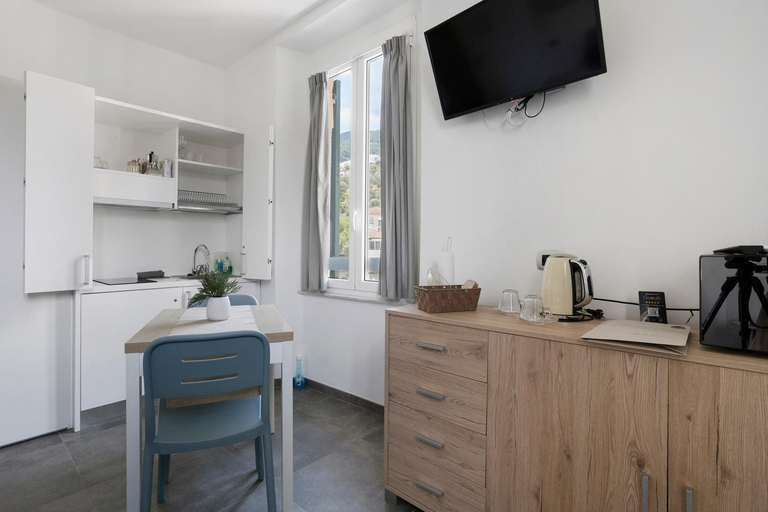 Others 4, Domi Home, La Spezia