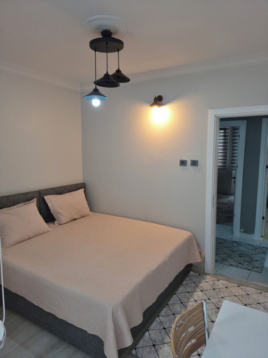 Room 5, HK GÜNÜ BİRLİK DAİRELER, Merkez
