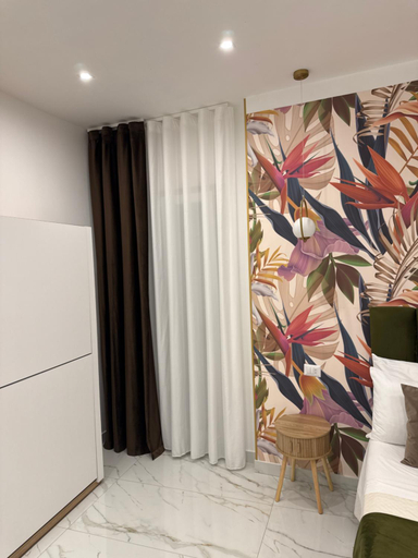 Others 1, Savior Deluxe Rooms, Napoli