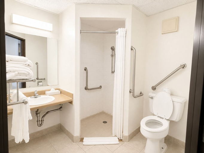 Bathroom 4, Howard Johnson by Wyndham Billings, Yellowstone